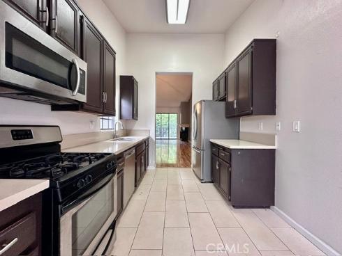 2542 W Macarthur , Santa Ana, CA