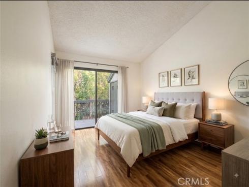 2542 W Macarthur , Santa Ana, CA