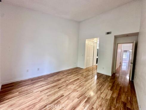 2542 W Macarthur , Santa Ana, CA