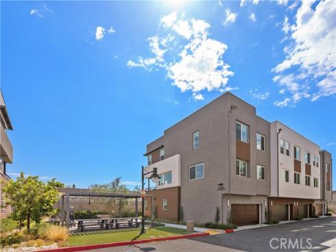 651 S. Lyon Street