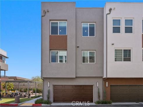 651 S Lyon Street, Santa Ana, CA