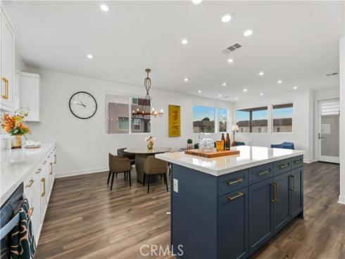 651 S Lyon Street, Santa Ana, CA