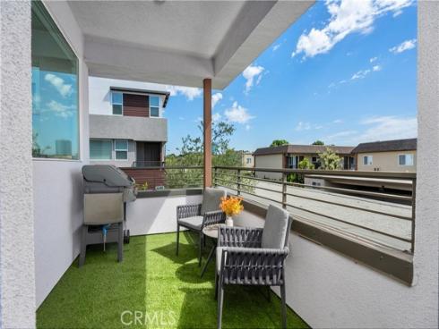 651 S Lyon Street, Santa Ana, CA