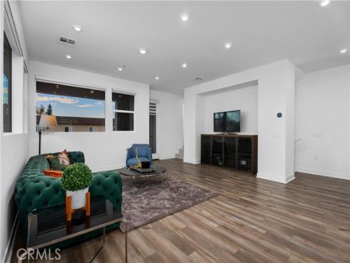 651 S Lyon Street, Santa Ana, CA