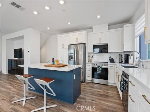 651 S Lyon Street, Santa Ana, CA