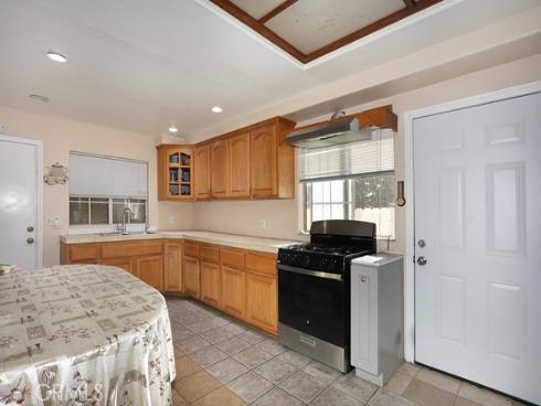 5214 W 3rd , Santa Ana, CA