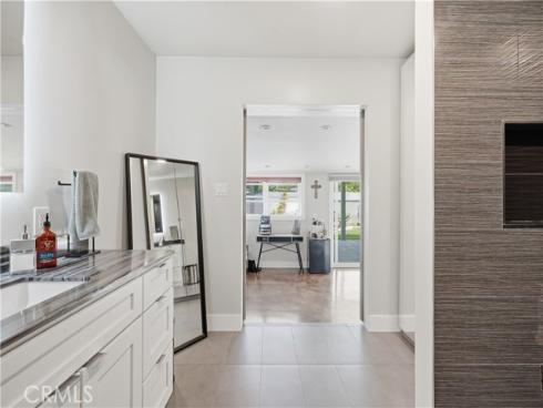 2215 N Spurgeon , Santa Ana, CA