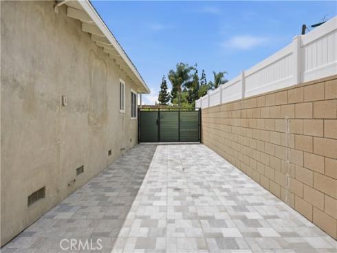 2215 N Spurgeon , Santa Ana, CA