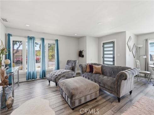 2215 N Spurgeon , Santa Ana, CA