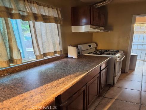 1906 S Broadway , Santa Ana, CA