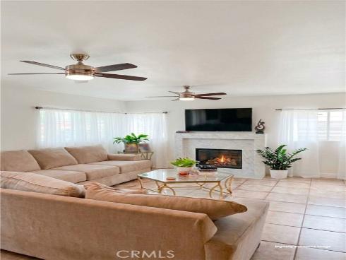 1906 S Broadway , Santa Ana, CA