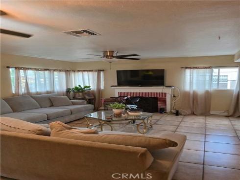 1906 S Broadway , Santa Ana, CA