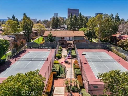 1040 W Macarthur  21  Boulevard, Santa Ana, CA