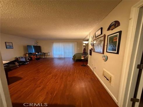 1040 W Macarthur  21  Boulevard, Santa Ana, CA