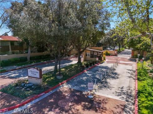 1040 W Macarthur  21  Boulevard, Santa Ana, CA