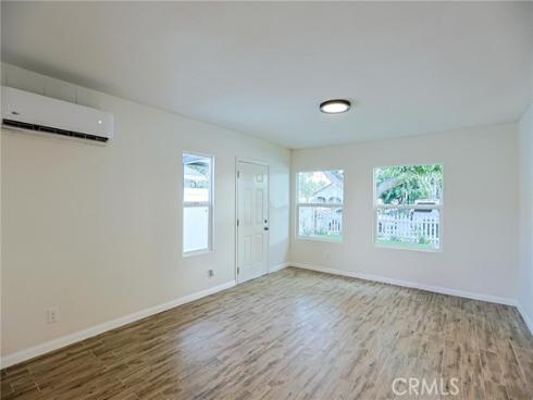 122 N Bewley Street, Santa Ana, CA