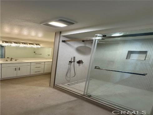 13902  Thunderbird  8J , Seal Beach, CA