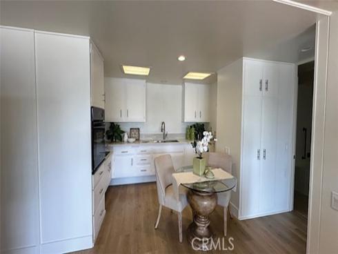 13902  Thunderbird  8J , Seal Beach, CA