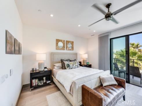 207  1st  , Seal Beach, CA