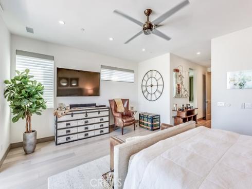 207  1st  , Seal Beach, CA