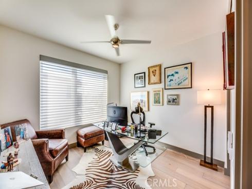 207  1st  , Seal Beach, CA