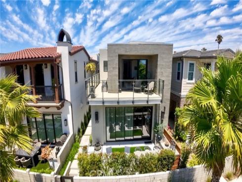 207  1st  , Seal Beach, CA