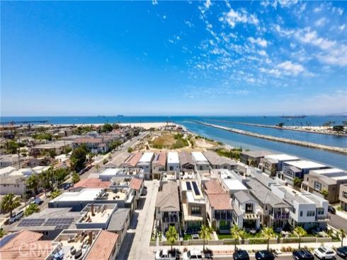 207  1st  , Seal Beach, CA