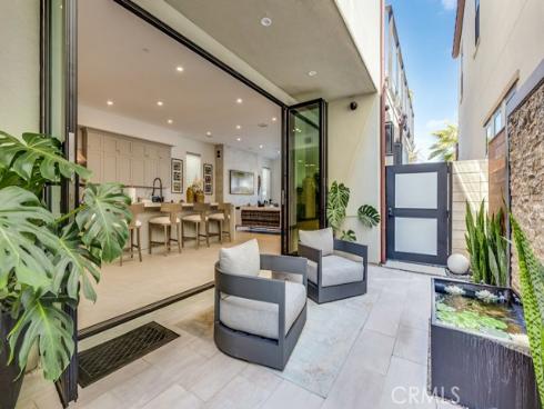 207  1st  , Seal Beach, CA