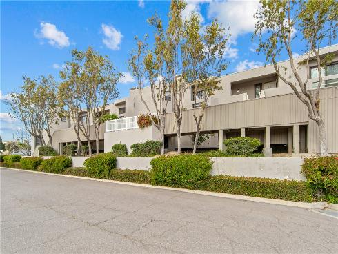 12564  Montecito  4  Road, Seal Beach, CA