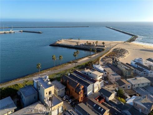 1627 Seal Way, Seal Beach, CA