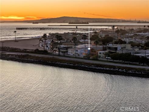 1627 Seal Way, Seal Beach, CA