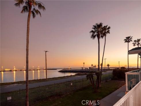 1627 Seal Way, Seal Beach, CA