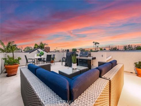 212 2nd Street, Seal Beach, CA