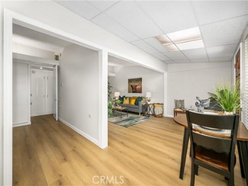 1561  Interlachen  260K  RoadM-10, Seal Beach, CA