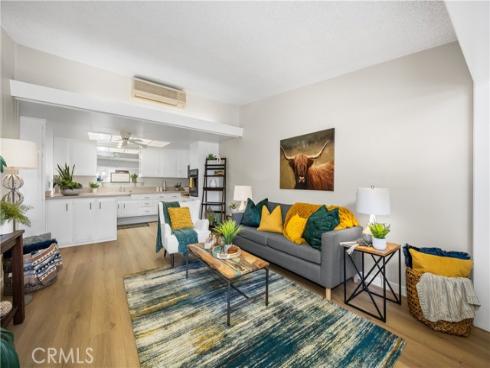 1561  Interlachen  260K  RoadM-10, Seal Beach, CA