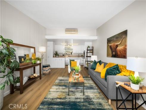 1561  Interlachen  260K  RoadM-10, Seal Beach, CA