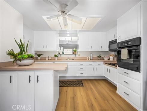 1561  Interlachen  260K  RoadM-10, Seal Beach, CA