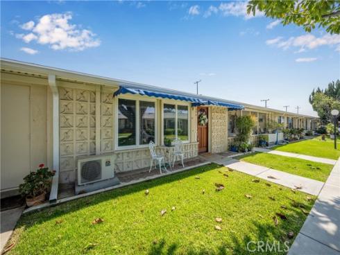 1561  Interlachen  260K  RoadM-10, Seal Beach, CA