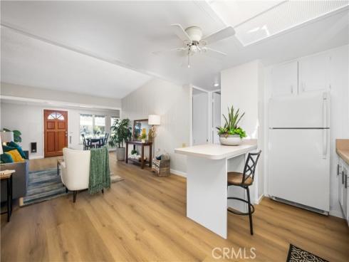 1561  Interlachen  260K  RoadM-10, Seal Beach, CA