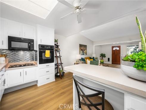 1561  Interlachen  260K  RoadM-10, Seal Beach, CA