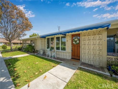1561  Interlachen  260K  RoadM-10, Seal Beach, CA