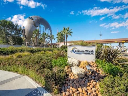 1561  Interlachen  260K  RoadM-10, Seal Beach, CA