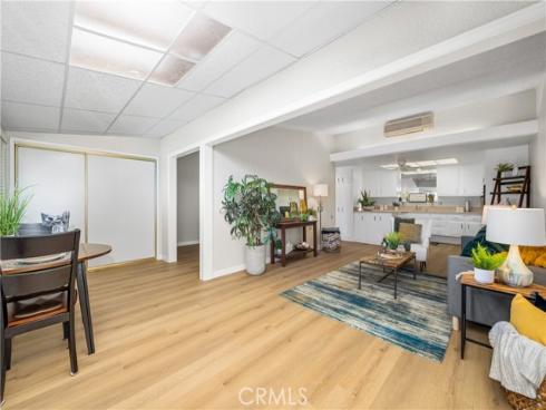 1561  Interlachen  260K  RoadM-10, Seal Beach, CA