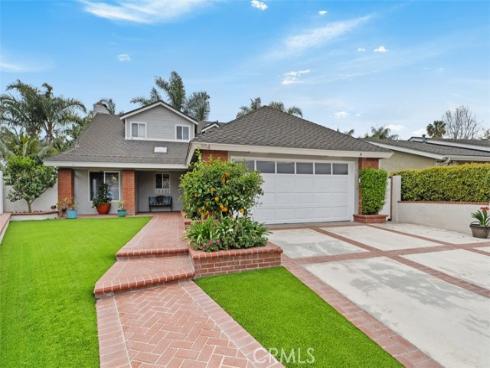 104 Princeton Circle, Seal Beach, CA
