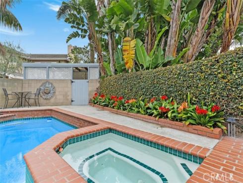 104 Princeton Circle, Seal Beach, CA