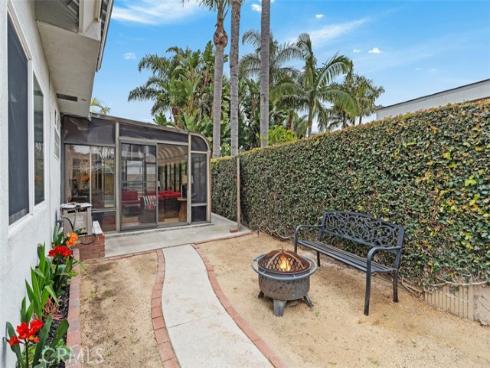 104 Princeton Circle, Seal Beach, CA