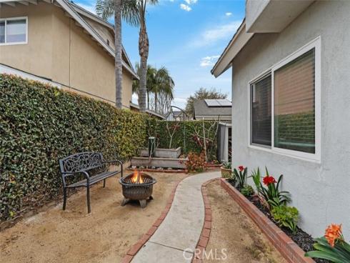 104 Princeton Circle, Seal Beach, CA