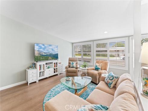 1860 Sunningdale 30F M-14 Road, Seal Beach, CA