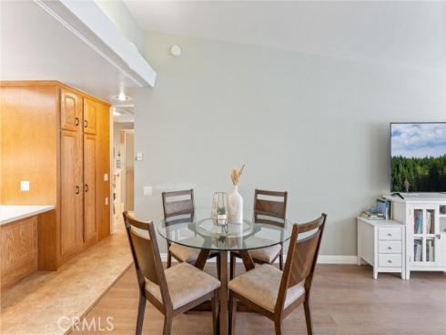 1860 Sunningdale 30F M-14 Road, Seal Beach, CA