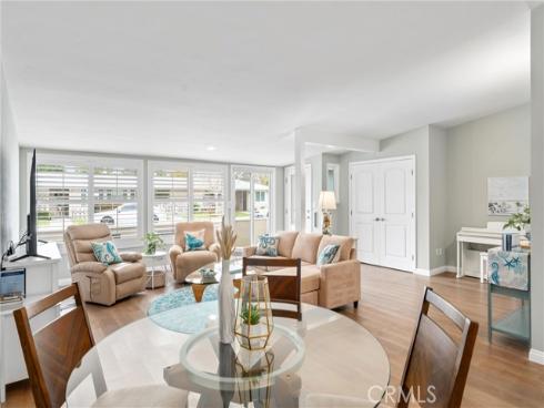 1860 Sunningdale 30F M-14 Road, Seal Beach, CA